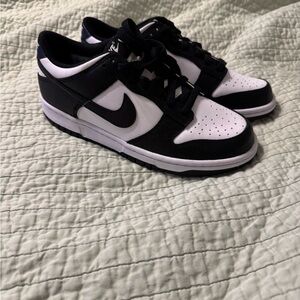 Nike Women's Black and White Sneakers